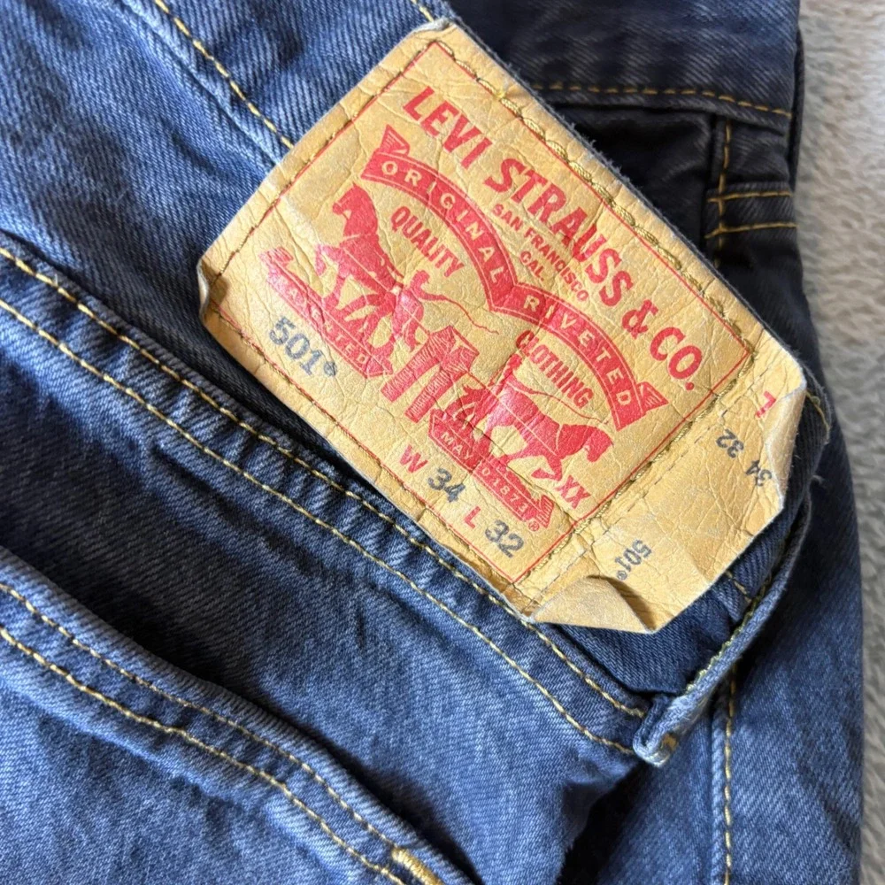 Levi's Jeans Men 34x32 501‎ Original Fit Faded Whiskered Blue Straight Leg Denim